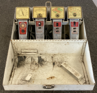 TUNEMASTER VINTAGE MULTI METER - NOT TESTED - PLEASE INSPECT