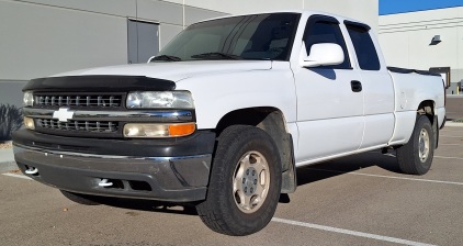 2000 CHEVROLET SILVERADO 1500 - LOW MILES - 4X4!