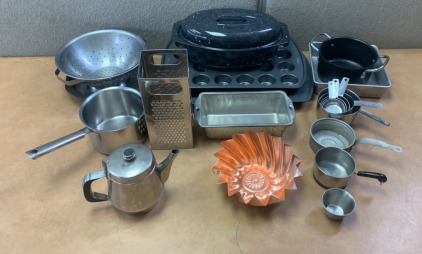 METAL WILTON MINI CUPCAKES PAN, METAL T, SMALL BREAD PAN, WILTON FULL SIZE CSTRAINER, SMALL METAL TEA POT, FOUR SIDED METAL CHEESE GRATER, QUISIME ART SAUCEPAN, STAINLESS STEEL MEASURING CUP SET, SMALL ROASTING POUPCAKE PAN AND MORE; PLEASE INSPECT