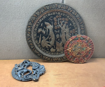 ATHENS AND MAYAN THEMED WALL DECOR (PLEASE INSPECT)