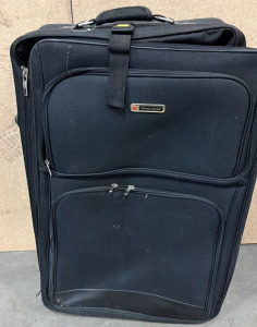 LARGE PROTÉGÉ LUGGAGE; PLEASE INSPECT