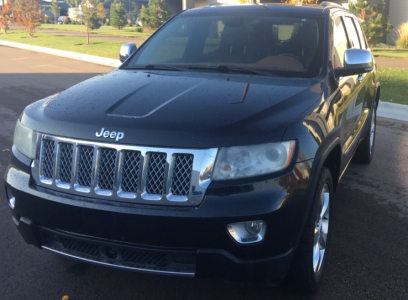 2011 JEEP GRAND CHEROKEE - TOUCHSCREEN NAVIGATION!