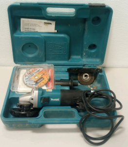 Makita 4" Electric Angle Grinder With Extra Grinding Discs And Case