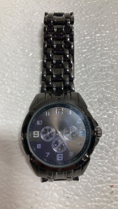 Men’s Dark Silver Watch - No Brand