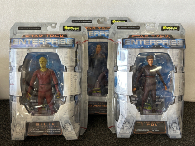 STAR TREK ENTERPRISE -BROKEN BOW COLLECTIBLE ACTION FIGURES: SILIK THE SULIBAN, SUB COMMANDER T’POL, AND ENSIGN TRAVIS MAYWATHER