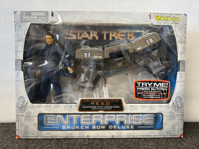 VINTAGE STAR TREK ENTERPRISE BROKEN BOW DELUXE: LIEUTENANT MALCOLM REED COLLECTIBLE ACTION FIGURE