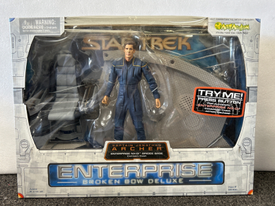 VINTAGE STAR TREK ENTERPRISE BROKEN BOW DELUXE: CAPTAIN JONATHAN ARCHER COLLECTIBLE ACTION FIGURE