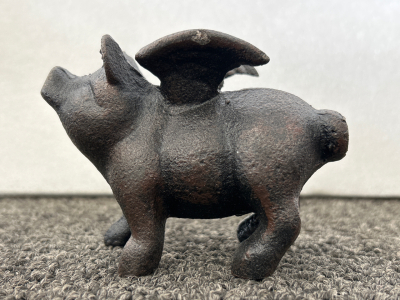 4” CAST IRON FLYING PIG