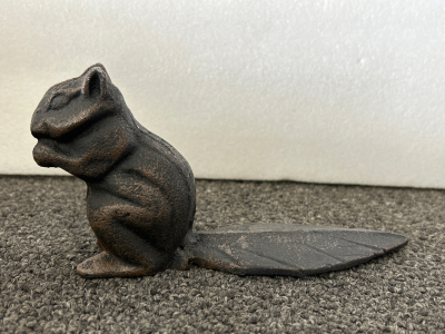 6” CAST IRON SQUIRREL DOOR STOP