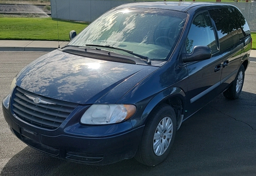 2007 CHRYSLER TOWN & COUNTRY - REMOVABLE SEATS!