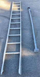 12’ ALUMINUM LADDER W/LOAD LOCK