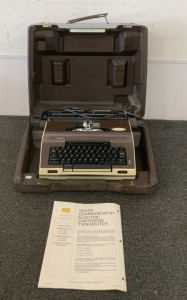 SEARS COMMUNICATOR ELECTRIC CARTRIDGE TYPEWRITER WITH OWNERS MANUAL AND CASE