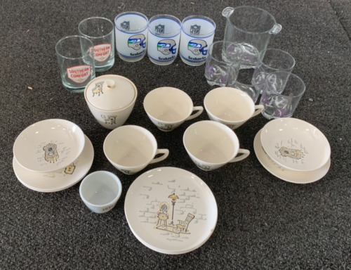 (3) SEAHAWKS GLASSES, (2) SOUTHERN COMFORT GLASSES, FLORAL DISH SET, AND CERAMIC DISH SET