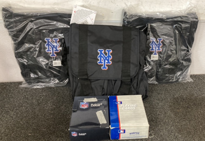 THREE NEW YORK METS MESSENGER BAGS WITH COOLING MATS, T BAY BUCS NFL PLAYING CARDS, MINNESOTA TWINS PLAYING CARDS