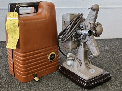 WORKING REVERE FILM PROJECTOR