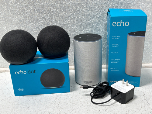 WORKING AMAZON ECHO AND AMAZON ECHO DOTS (2), ALL HAVE POWER CORDS