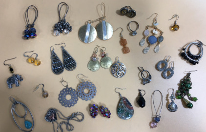 (8) Pairs of Earrings & Assorted Earrings