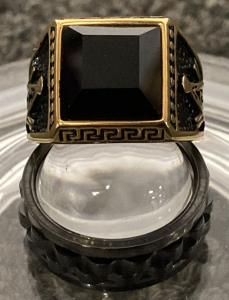 (2) MEN&rsquo;S RINGS MASONIC AND BLACK STAINLESS SPINNER SIZES 9.5 & 10.5