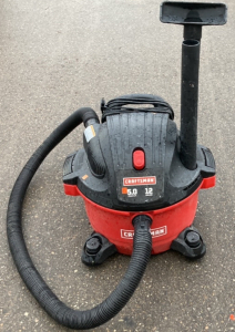 CRAFTSMAN 12 GALLON SHOP-VAC - POWERS ON