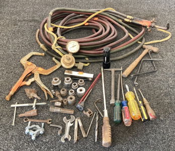 OXYACETYLENE HOSE AND TORCH NOZZLE, HAND TOOLS AND MORE