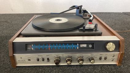 WORKING VINTAGE SCOTT SOLID STATE STEREO WITH TURNTABLE