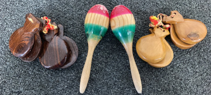 VINTAGE 1940&rsquo;S MEXICAN CASTANETS AND MARACAS