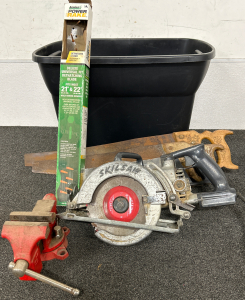 WORKING ELECTRIC SKILSAW, SMALL VISE (3.5”), DETHATCHING LAWNMOWER BLADE (FITS MOST 21”-22” WALK-BEHIND MOWERS) AND OLD HAND SAWS (3)