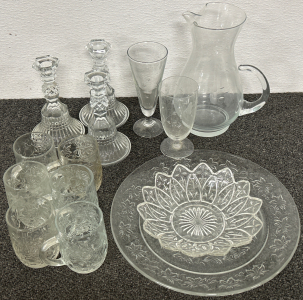 CRYSTAL/GLASS DRINKWARE (8), PITCHER, SERVING DISHES (3) AND CANDLESTICK HOLDERS (3)