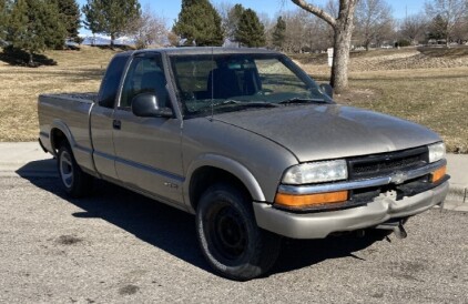 1998 Chevy S-10 - Extended Cab!
