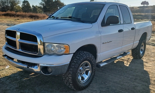 2004 DODGE RAM 1500 - 4X4!
