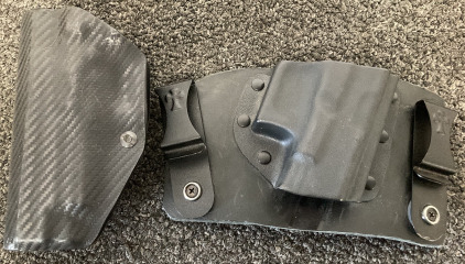 LEFT AND RIGHT HANDED PISTOL HOLSTERS