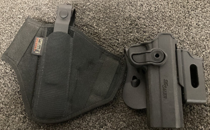 LEFT AND RIGHT HANDED PISTOL HOLSTERS- SIG SAUER AND UNCLE MIKE&rsquo;S BRANDS