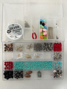 CRAFTING/ JEWELRY MAKING KIT
