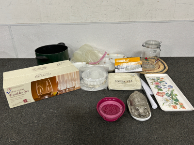 PLASTIC SERVING PLATTERS, WICKER TRIVET, SMALL COLLAPSABLE COLANDER, PIG BUTTER DISH AND MORE