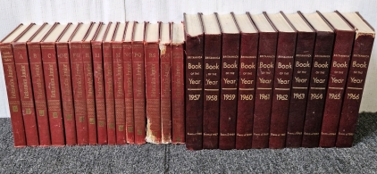 COMPLETE SET 1956 BRITANNICA JUNIOR ENCYCLOPEDIAS W/ BOOK OF THE YEAR 1957-1966