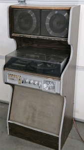 WORKING VINTAGE STEREO SYSTEM - 22x16x48