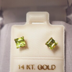 14K Peridot(0.01ct) Earrings