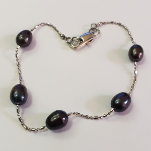 Silver Freshwater Pearl Bracelet