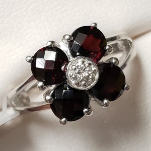 Silver Garnet And Cz (1.45ct) Ring