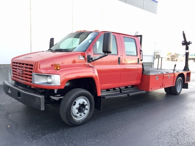 2005 GMC C5500 - CREW CAB TRUCK - ONLY 58K MILES - CRANE!