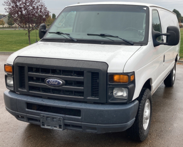 2012 FORD E-150 - SHELF SPACE!