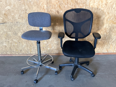 (2) ROLLING OFFICE CHAIRS