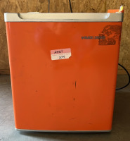 ORANGE BLACK & DECKER MINI FRIDGE ( WORKS ) - 4