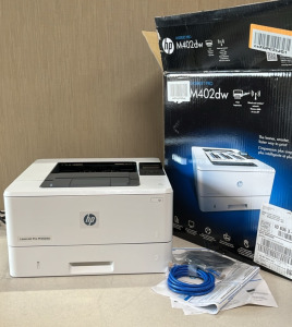 HP LASER JET M402dw (POWERS ON)