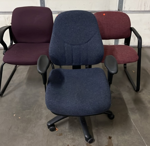 (2) CUSHIONED ARMED CHAIRS AND (1) BLUE SWIVEL ROLLING CHAIR