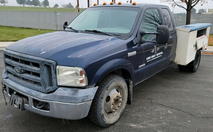 2005 FORD F-350 - DIESEL!