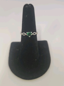 .925 Emerald Heart Ring