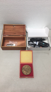 (1) 1982 Povysenic Trencina na Slobodne Kralovske mesto Medal (1) Lane Fine Furnishings Wood Box 9” x 5” x 2” (1) Targus Universal Auto/Air Power Adapter