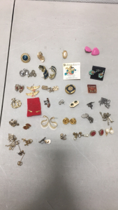 (35) Pairs Of Vintage Costume Earrings Sets