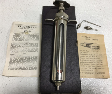 Vintage B•D Champion Veterinary Syringe No. 507/40 40cc